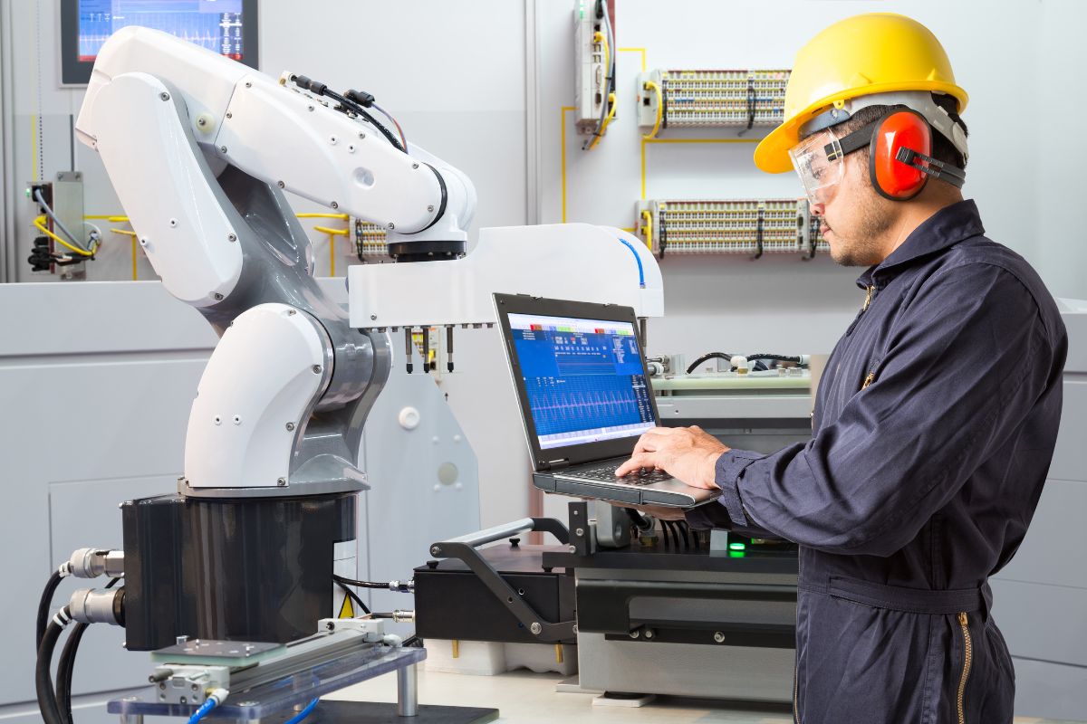 Key Technologies Behind Industrial & Manufacturing Predictive Maintenance